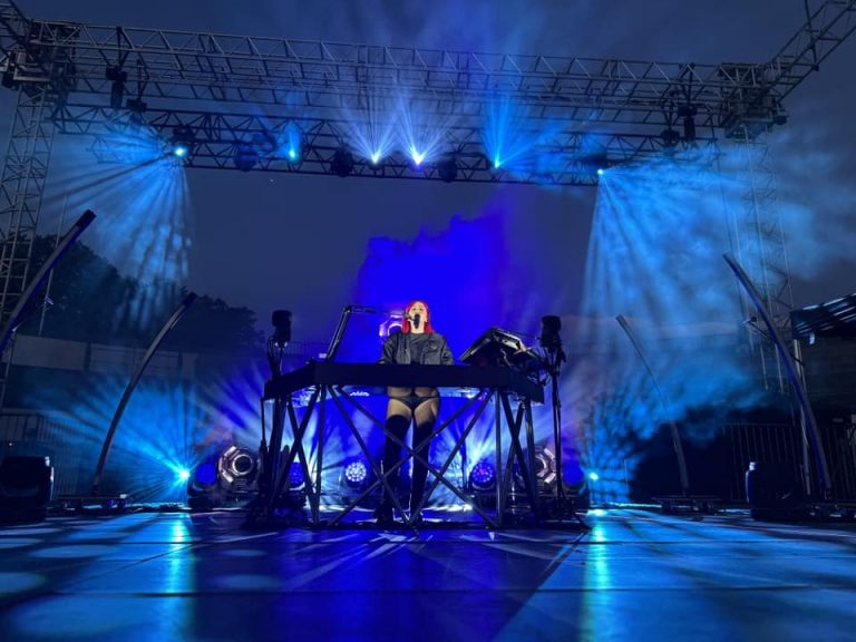 Equipement son et lumière pour concert, spectacle, live