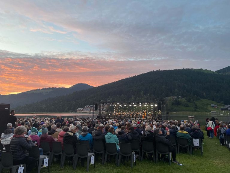 Prestation évènementielle pour concert symphonique (sonorisation, éclairage, structure de scène)