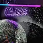 Ambiance du dancefloor; éclairage événementiel pour soirée d'entreprise à Bordeaux